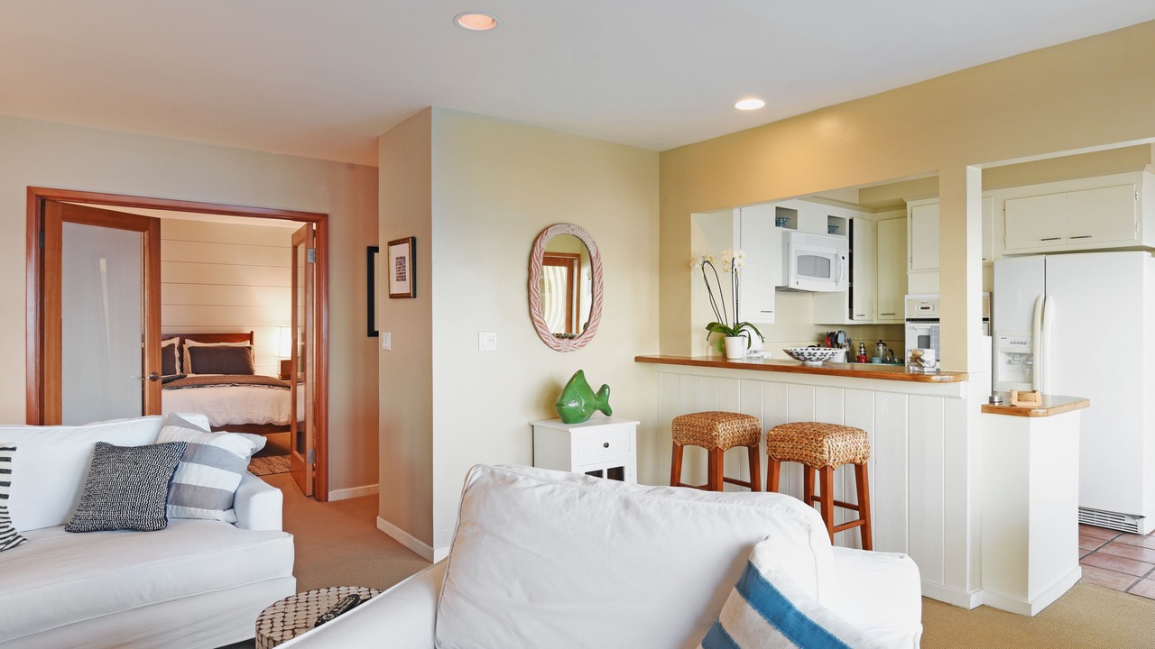Photo of Livingroom in Eastern Malibu