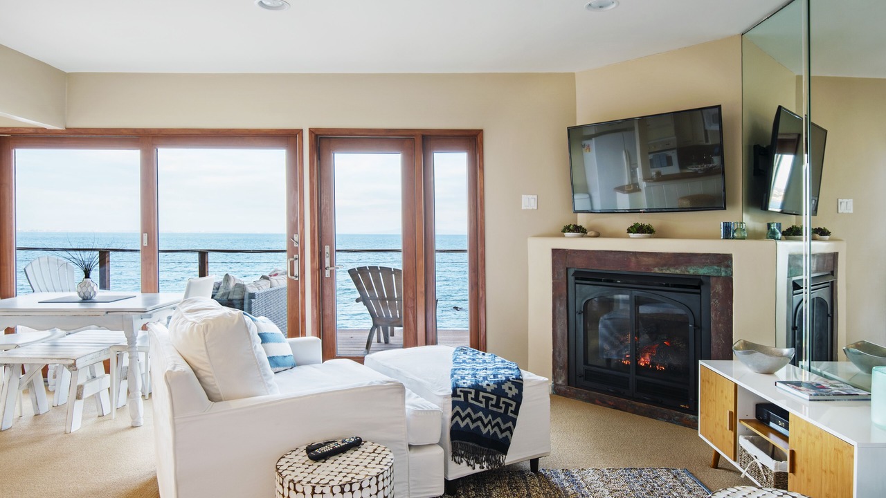 Photo of Livingroom in Eastern Malibu