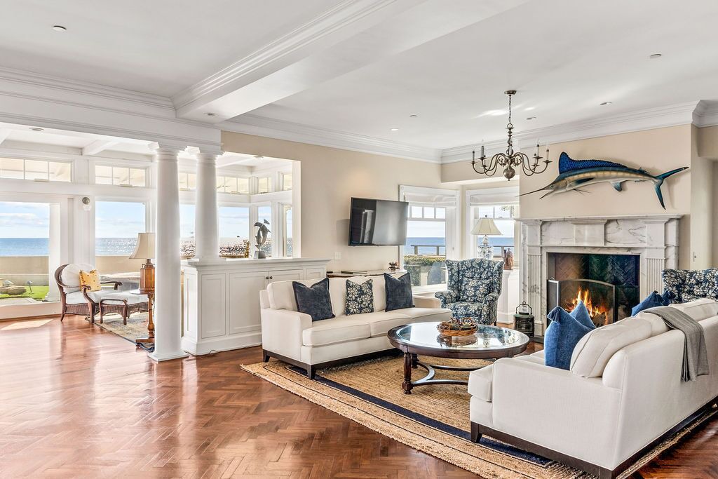 Photo of Livingroom in Toro Canyon