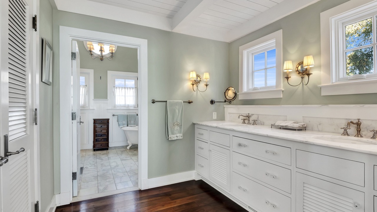 Photo of Bathroom in Toro Canyon