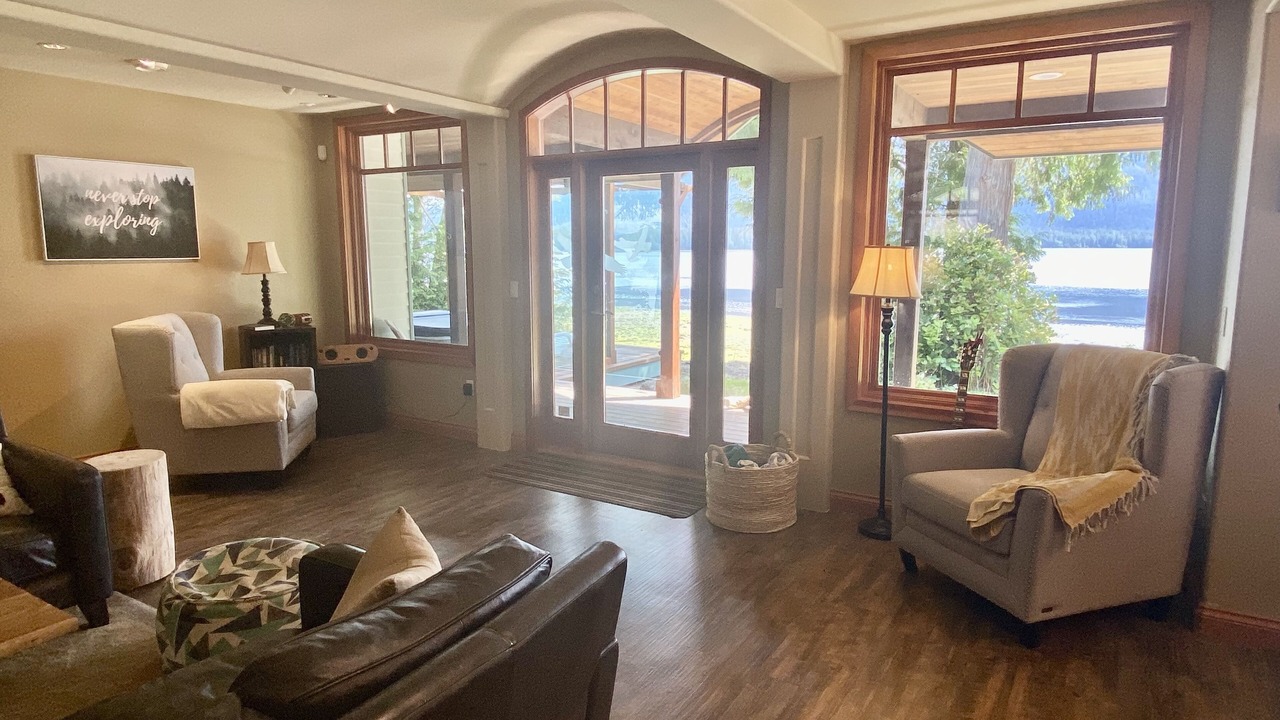 Photo of Livingroom in Tofino