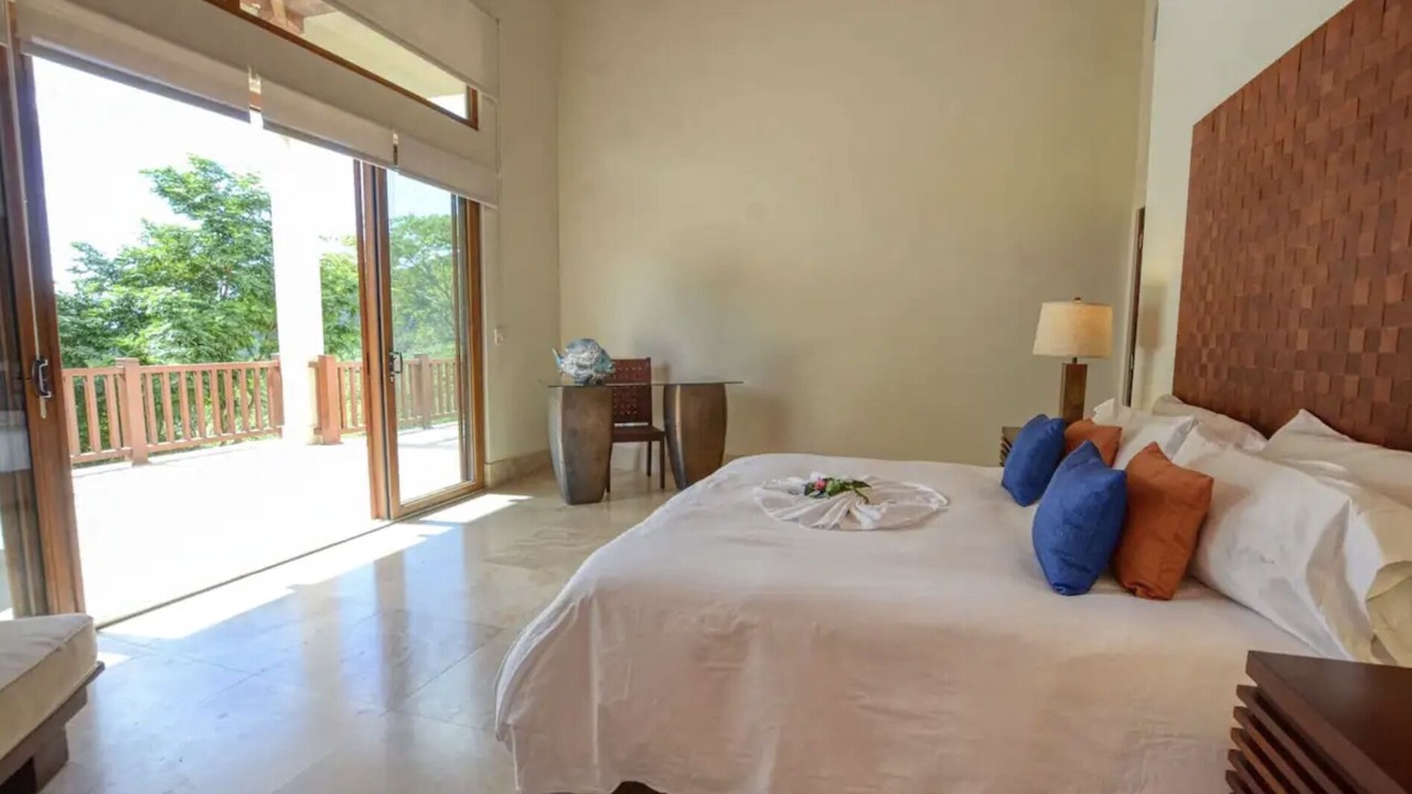 Photo of Bedroom in Tola