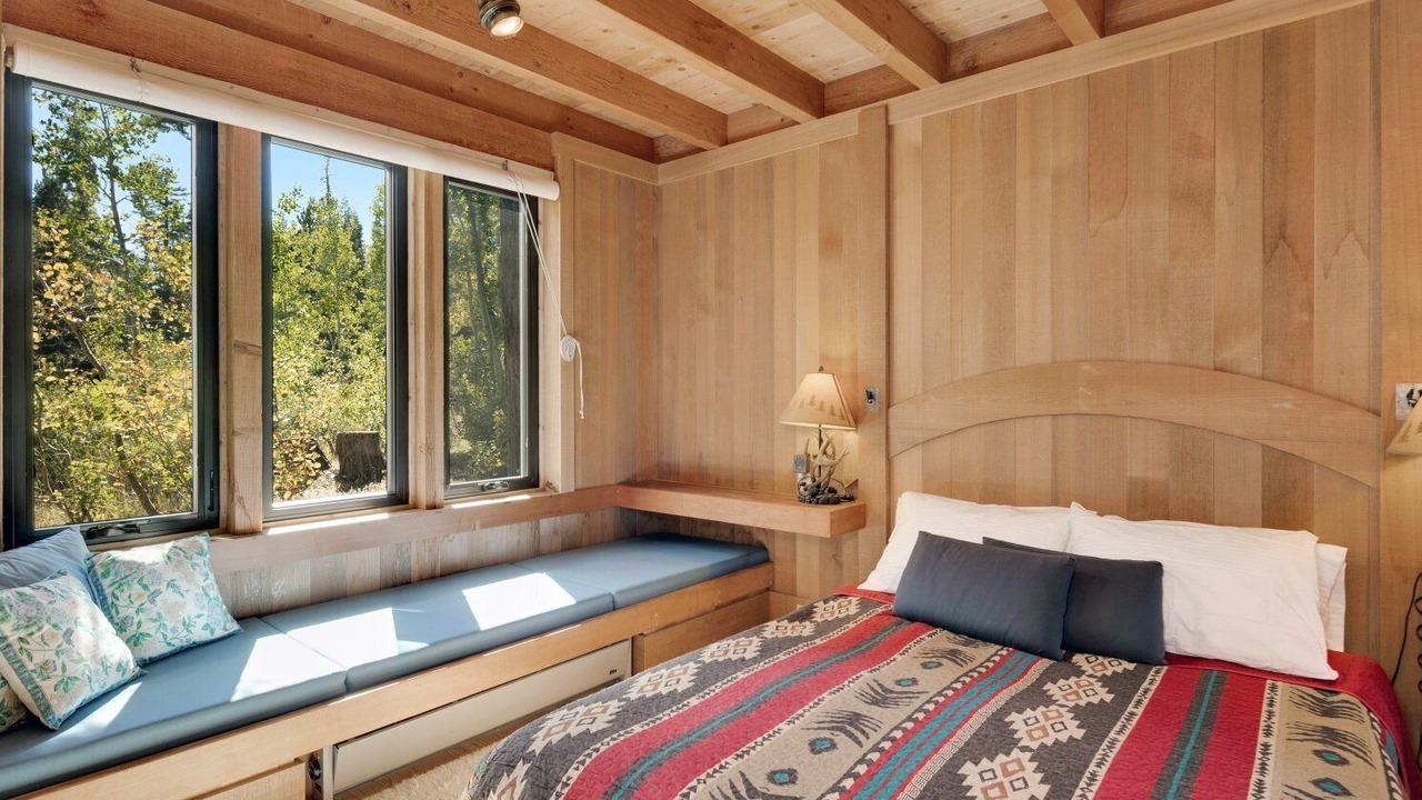 Photo of Bedroom in Bear Valley