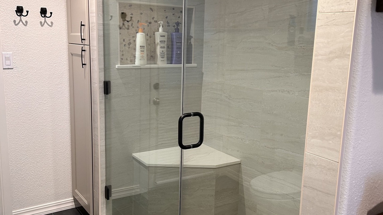 Photo of Bathroom in Waialua