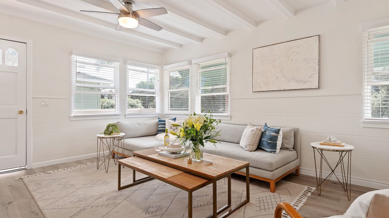 Photo of Livingroom in West Beach