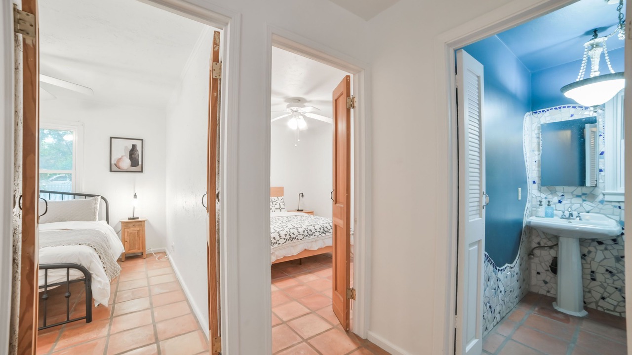 Photo of Bathroom in Raisin