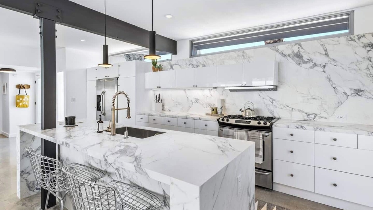 Photo of Kitchen in Racquet Club South