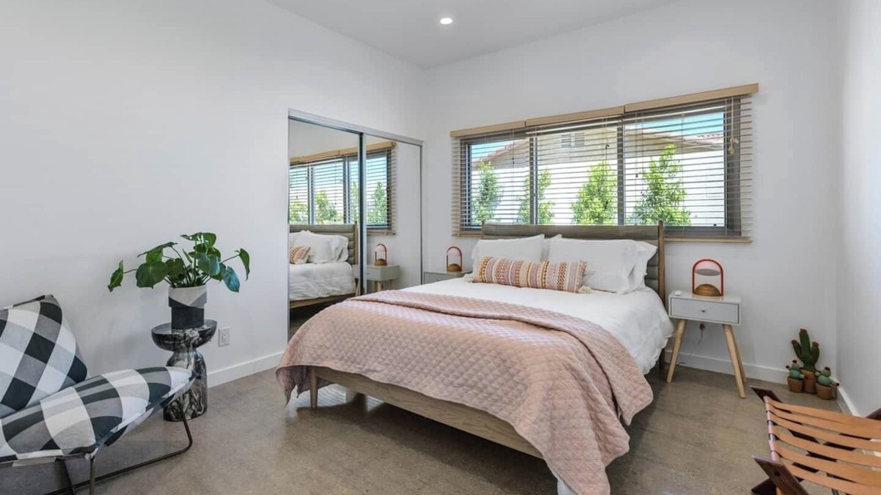 Photo of Bedroom in Racquet Club South