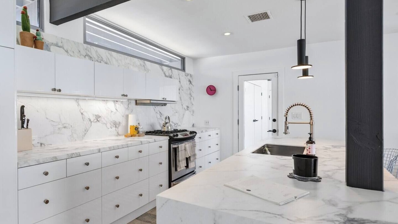 Photo of Kitchen in Racquet Club South