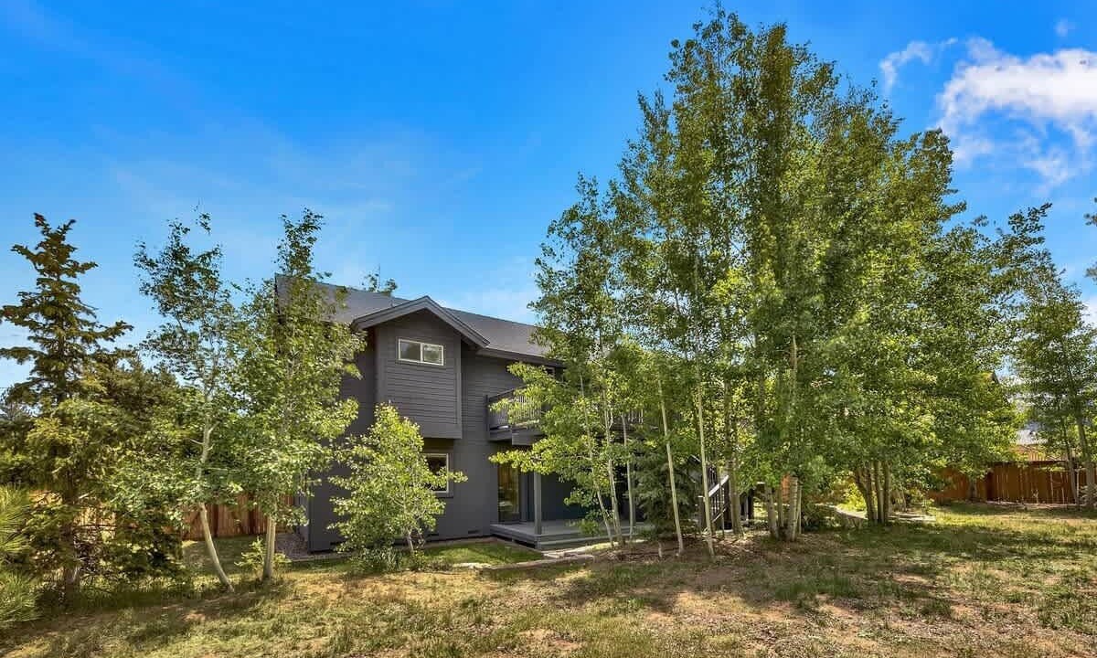 Photo of Outdoor in Mountain View Estates