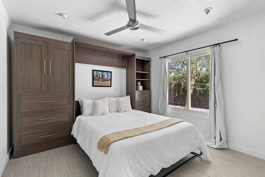 Photo of Bedroom in Racquet Club South
