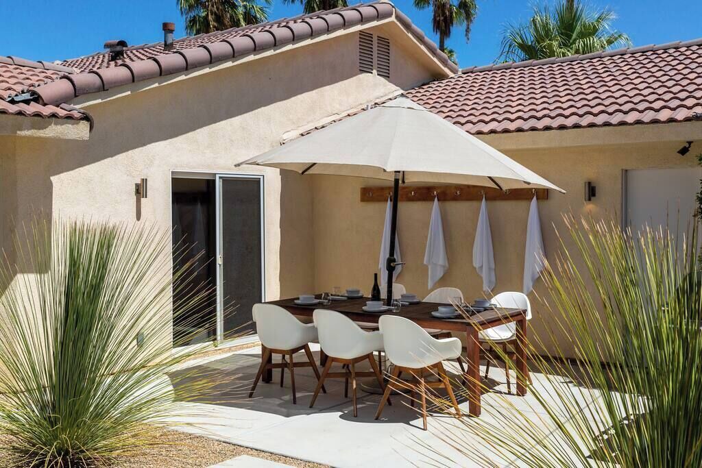 Photo of Outdoor in Racquet Club South