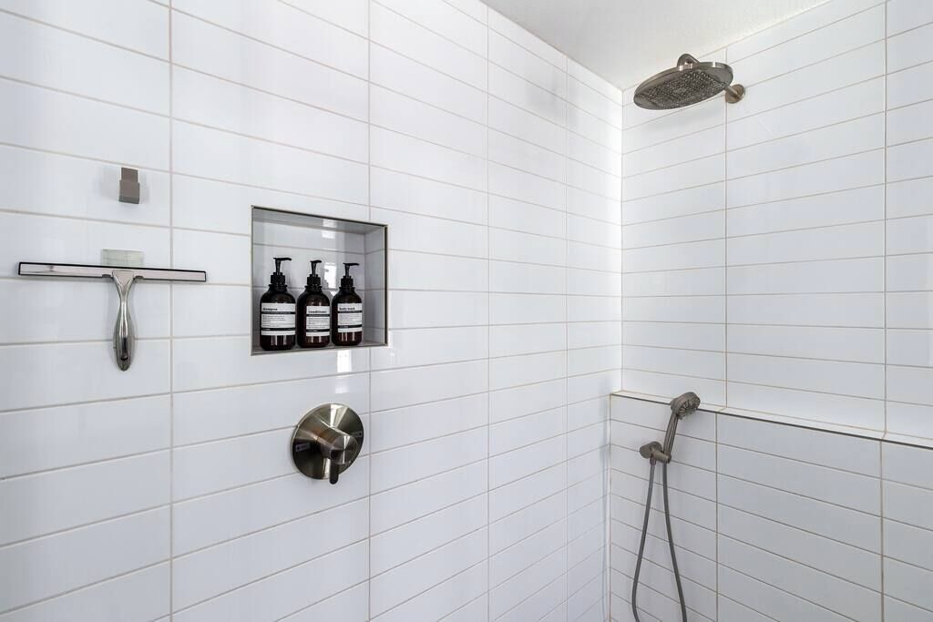 Photo of Bathroom in Racquet Club South