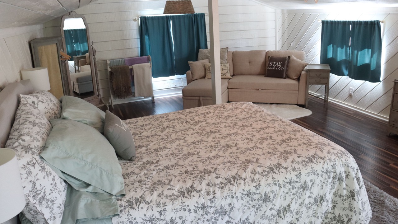 Photo of Bedroom in Valley Center