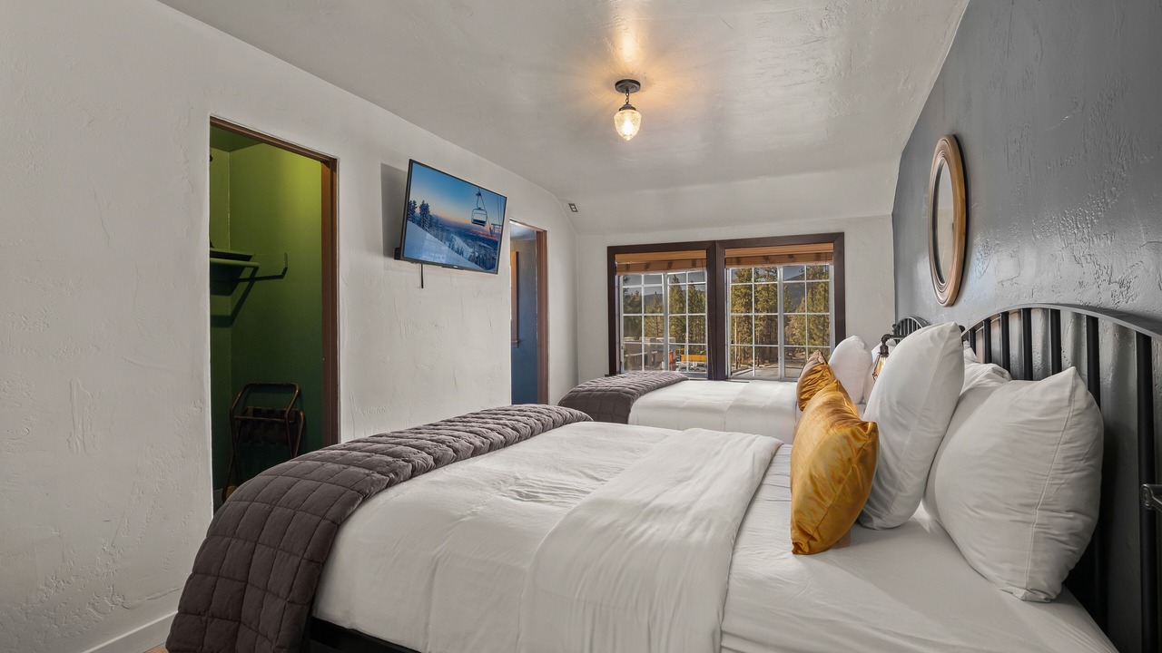 Photo of Bedroom in Big Bear Lake