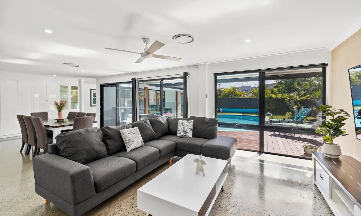 Photo of Livingroom in Broadbeach Waters