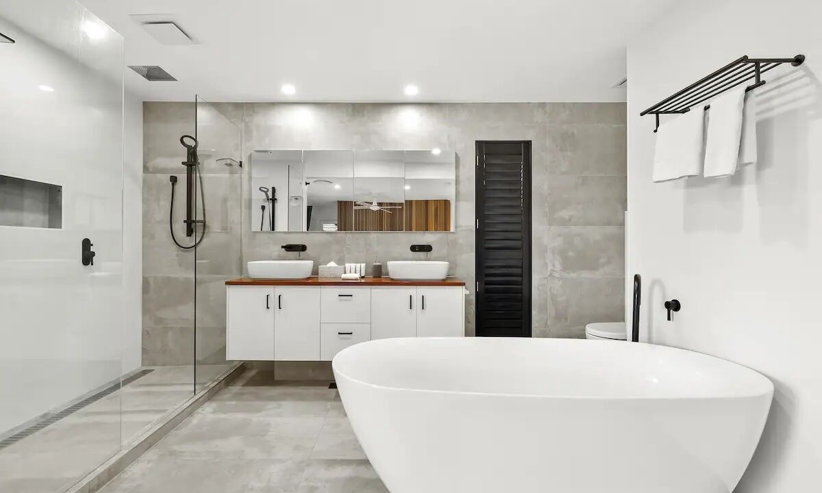 Photo of Bathroom in Broadbeach Waters