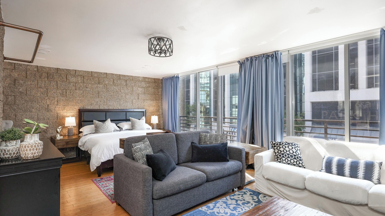 Photo of Livingroom in Cortez Hill