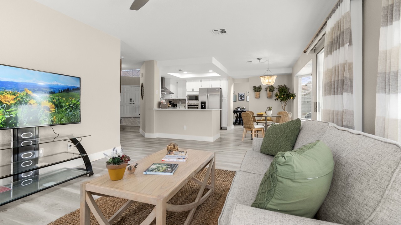 Photo of Livingroom in Spring Valley