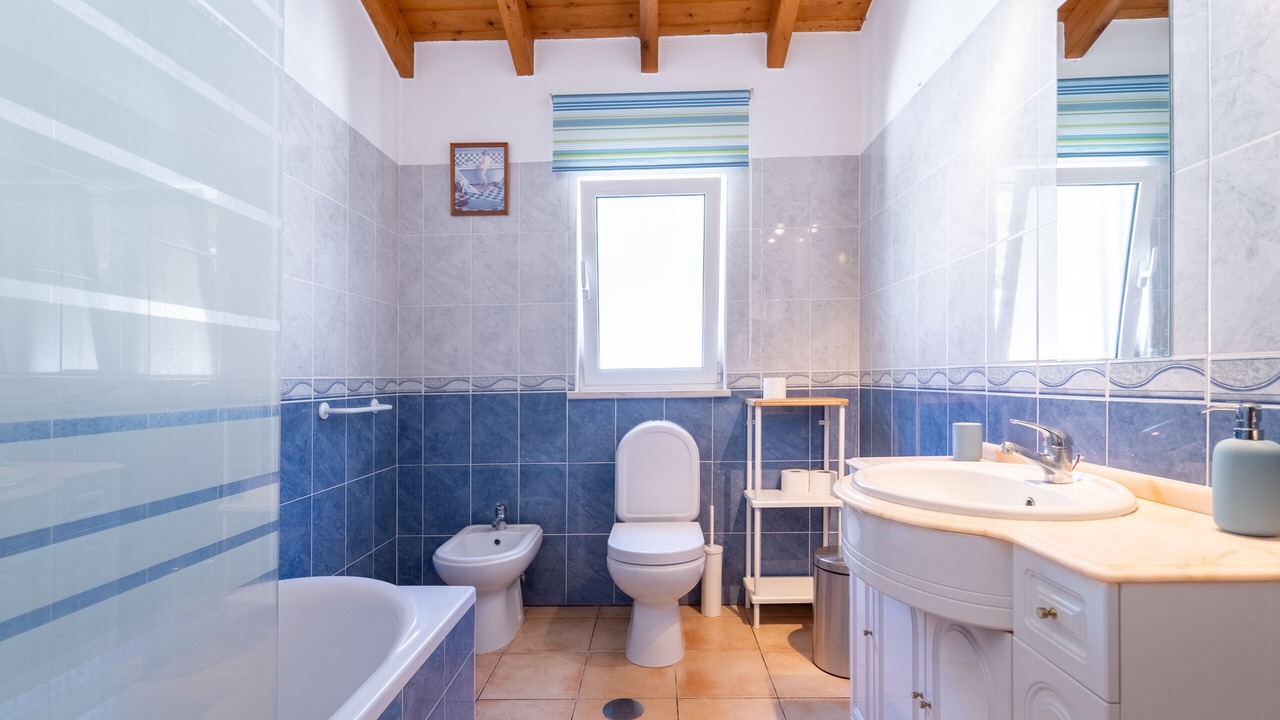 Photo of Bathroom in Aljezur