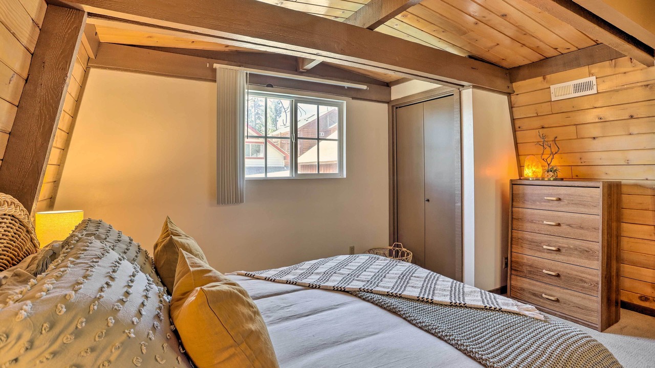 Photo of Bedroom in Big Bear Lake