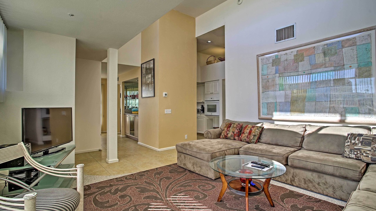 Photo of Livingroom in Cathedral City