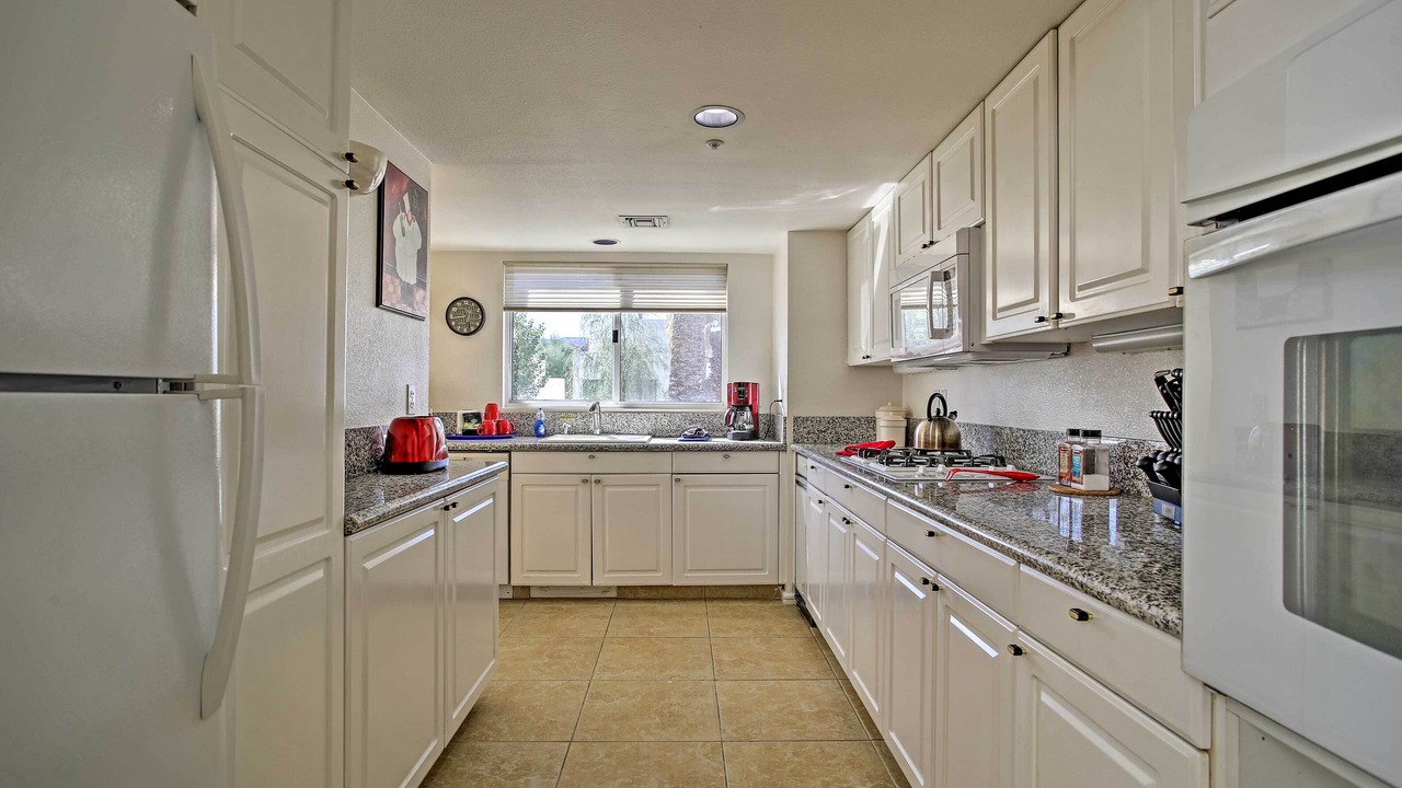 Photo of Kitchen in Cathedral City
