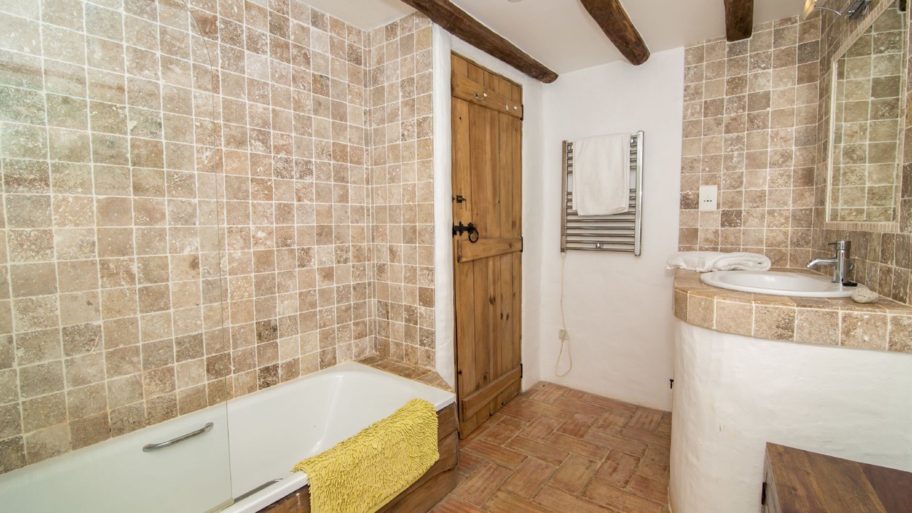 Photo of Bathroom in Aljezur