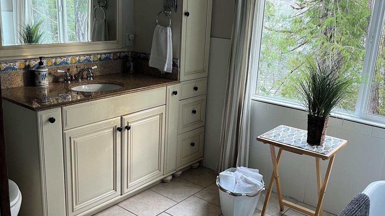 Photo of Bathroom in Sproat Lake