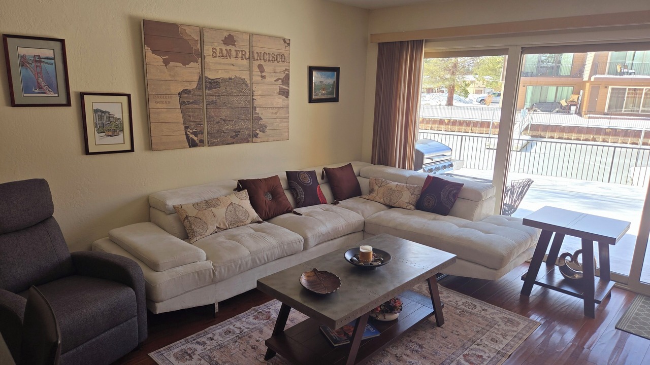 Photo of Livingroom in Tahoe Keys