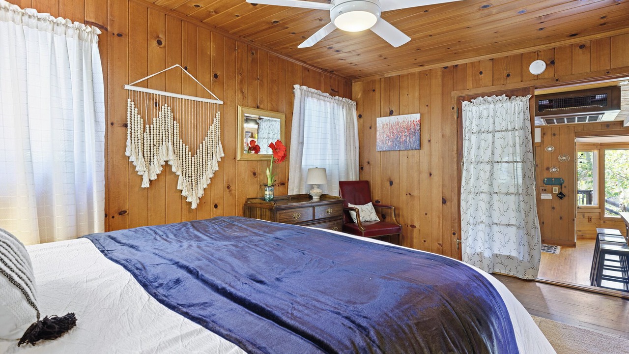 Photo of Bedroom in Three Rivers