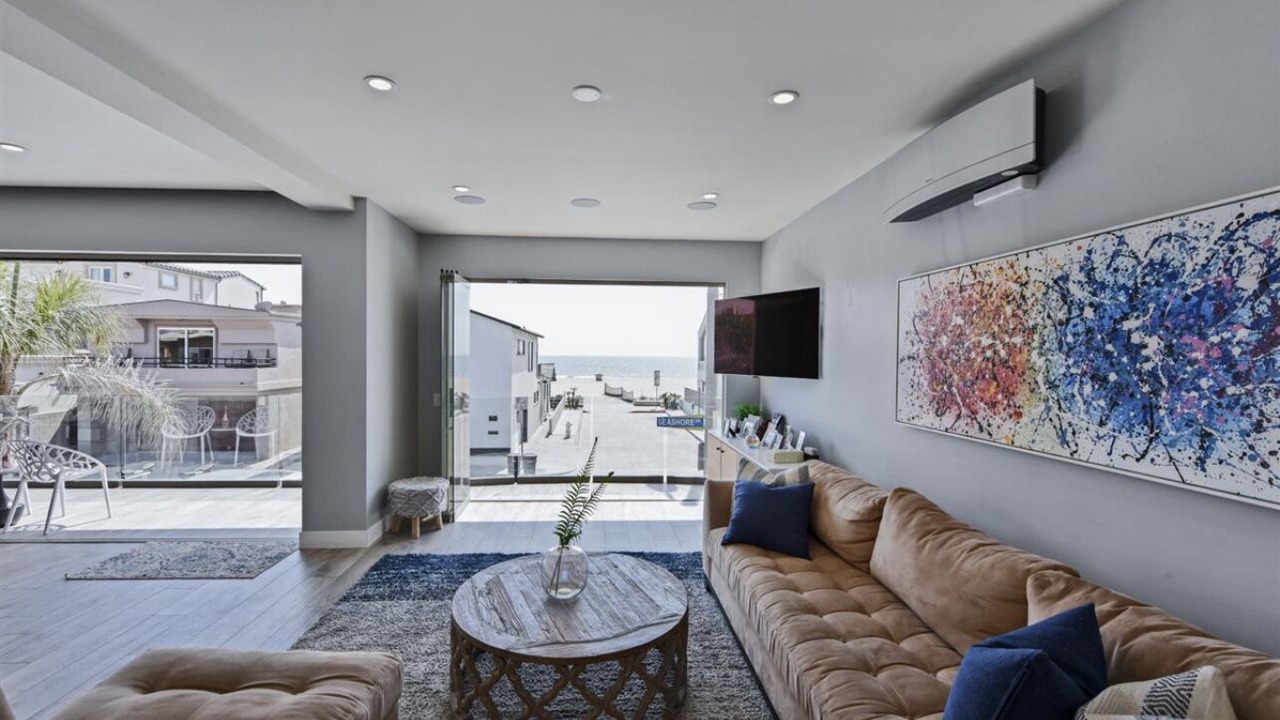 Photo of Livingroom in West Newport