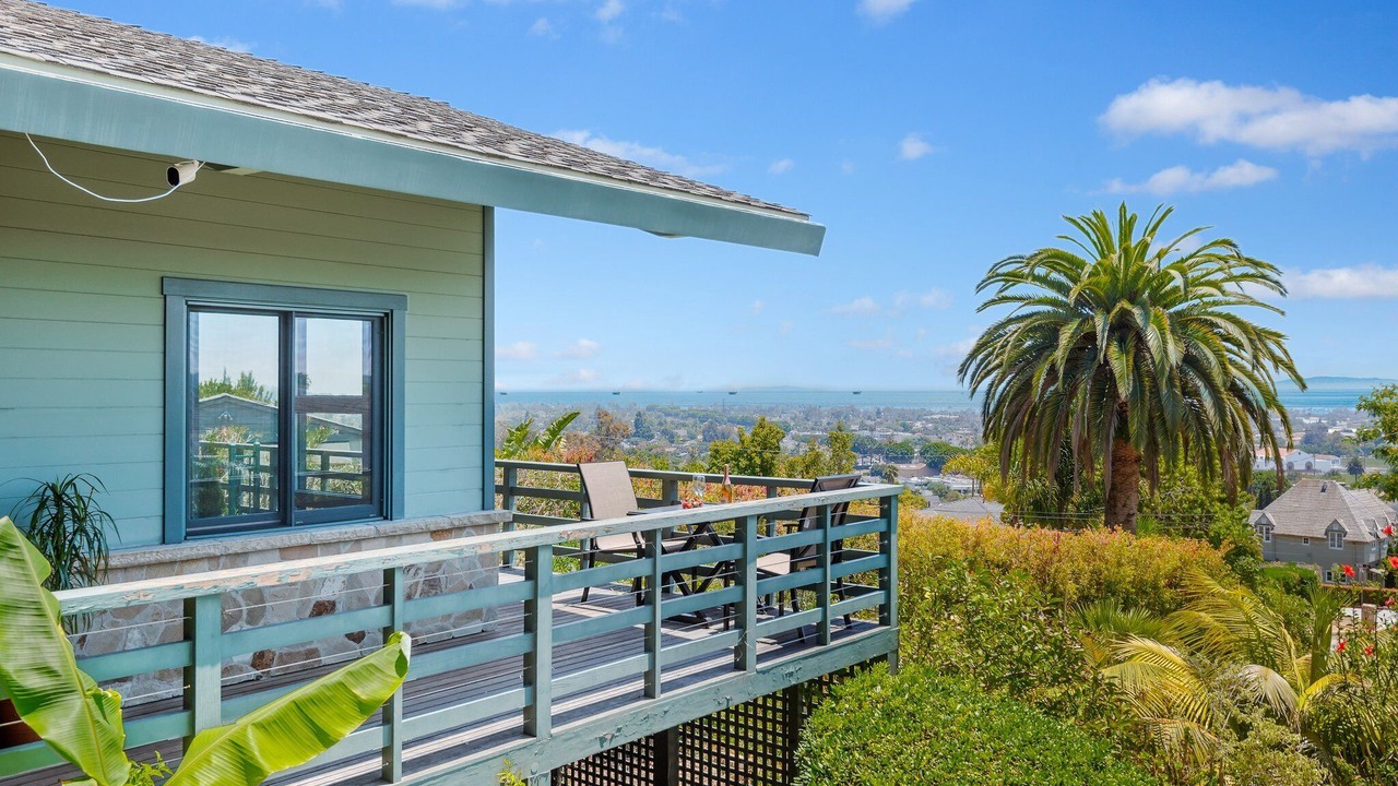 Photo of Patio Balcony in Lower Riviera