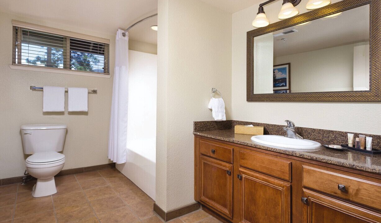Photo of Bathroom in Round Hill Village