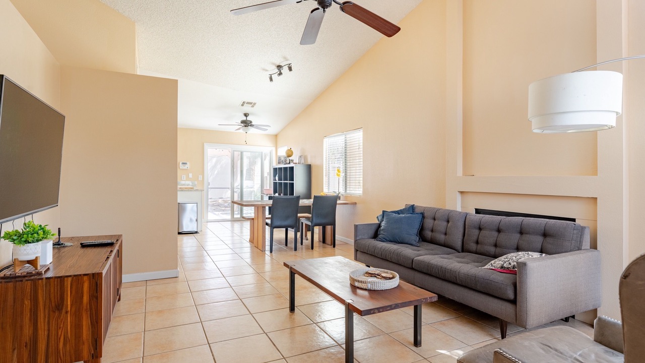 Photo of Livingroom in Desert Shores