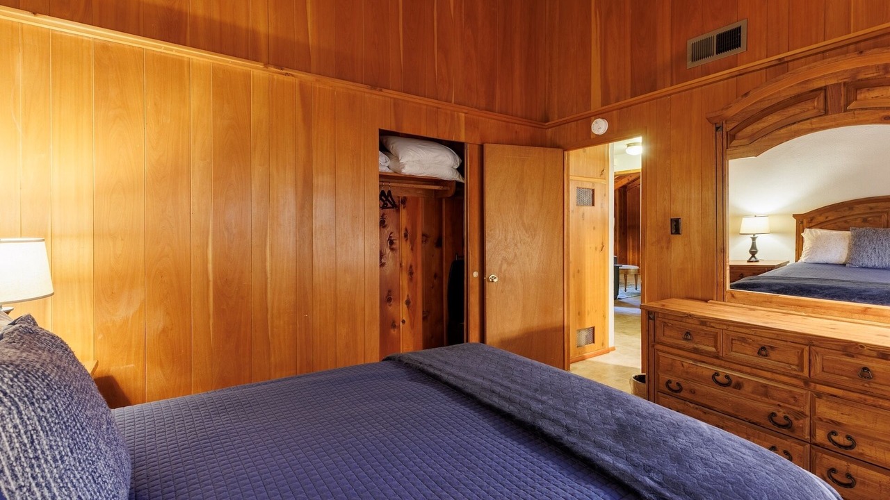Photo of Bedroom in Idyllwild
