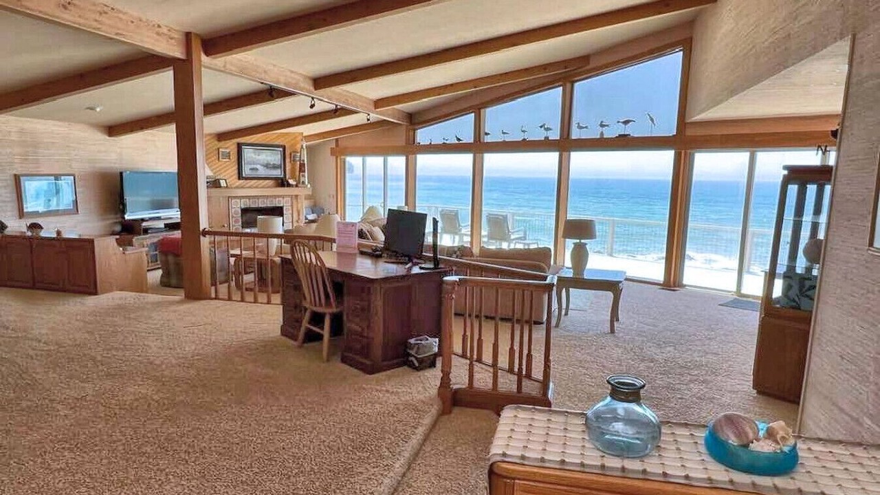 Photo of Livingroom in San Simeon