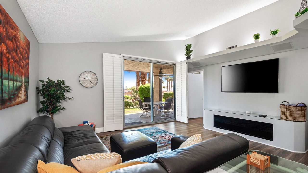 Photo of Livingroom in Palm Desert