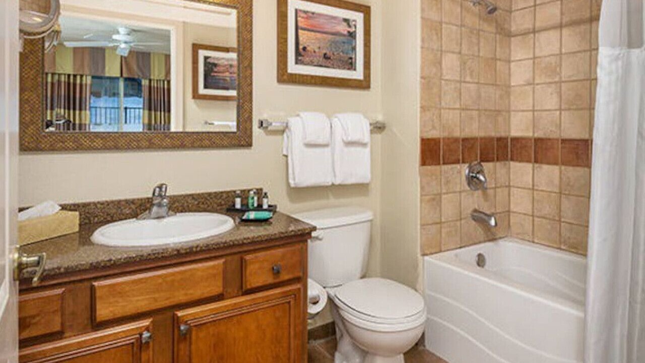 Photo of Bathroom in Round Hill Village