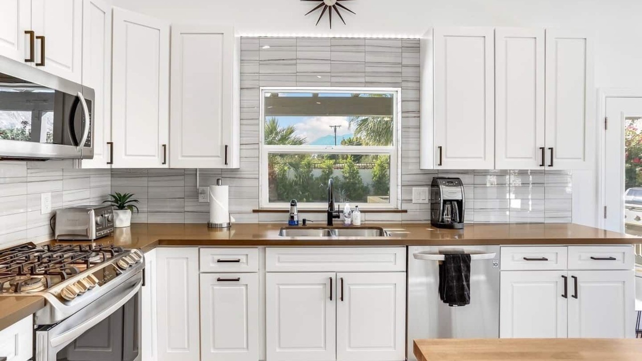 Photo of Kitchen in Racquet Club South