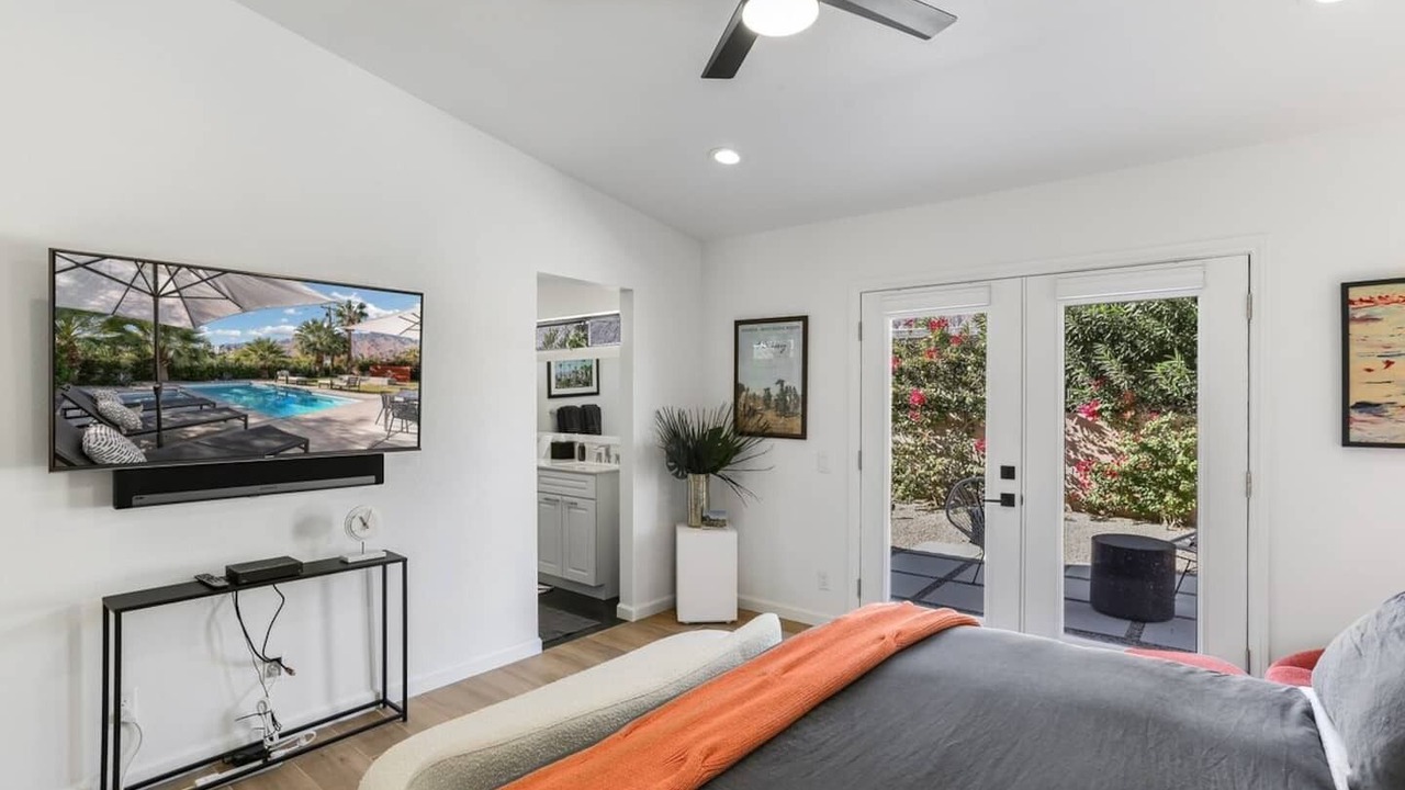 Photo of Bedroom in Racquet Club South