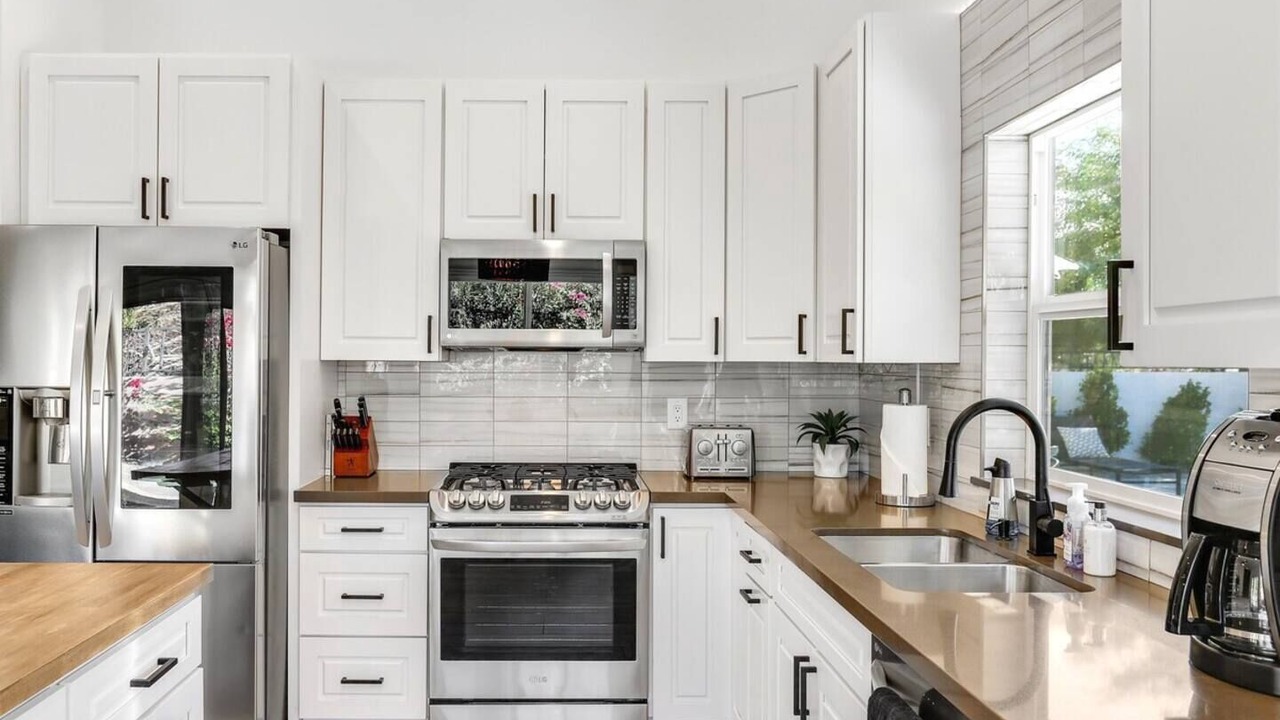 Photo of Kitchen in Racquet Club South