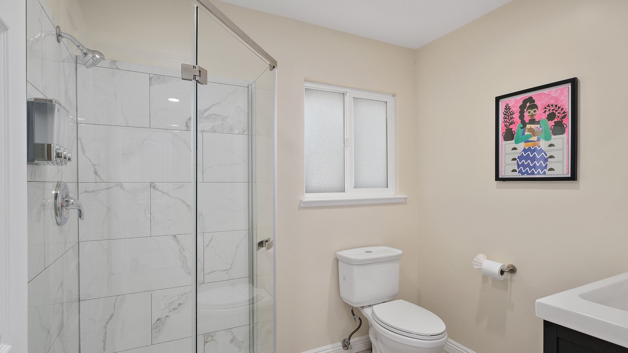 Photo of Bathroom in Raisin