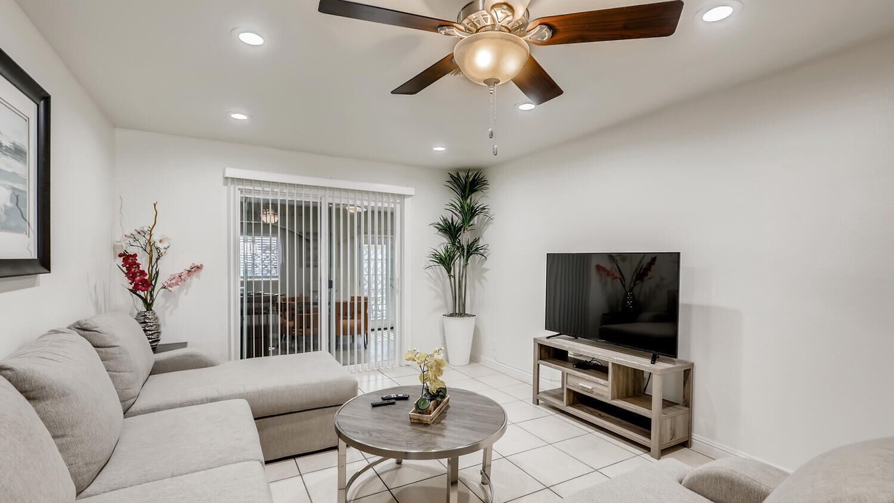 Photo of Livingroom in Sunrise Manor