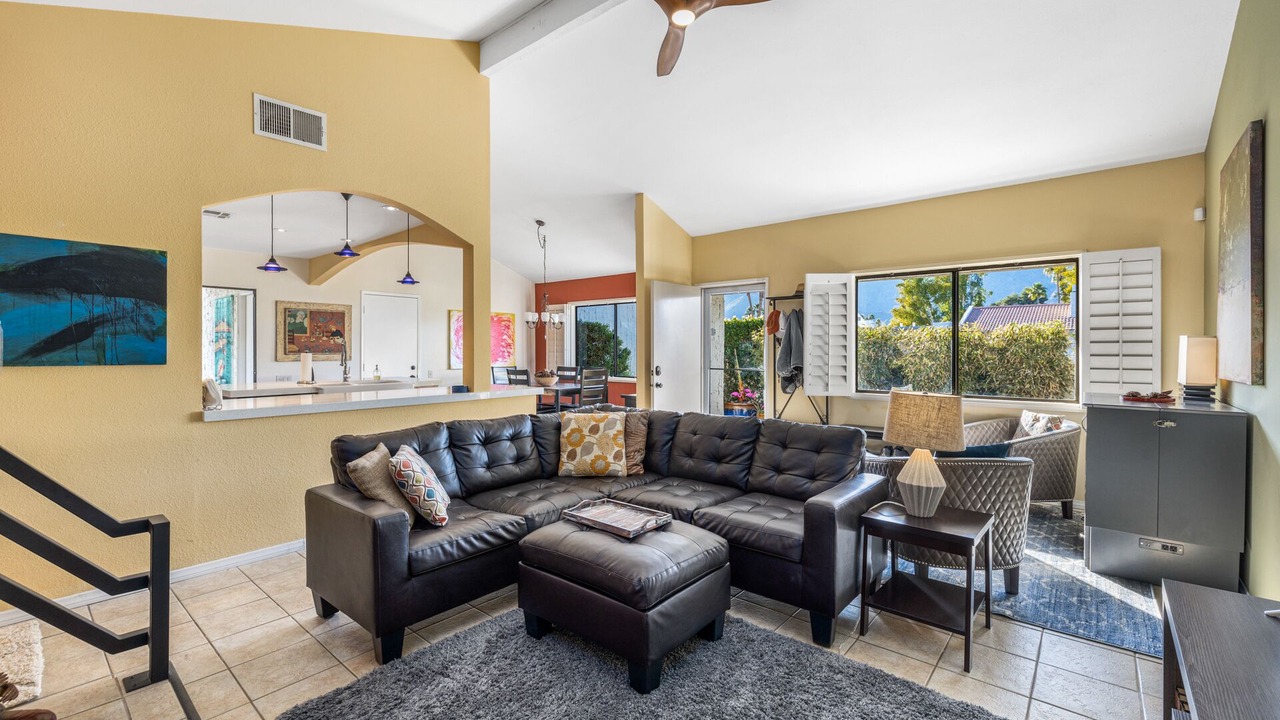 Photo of Livingroom in Sunrise Park