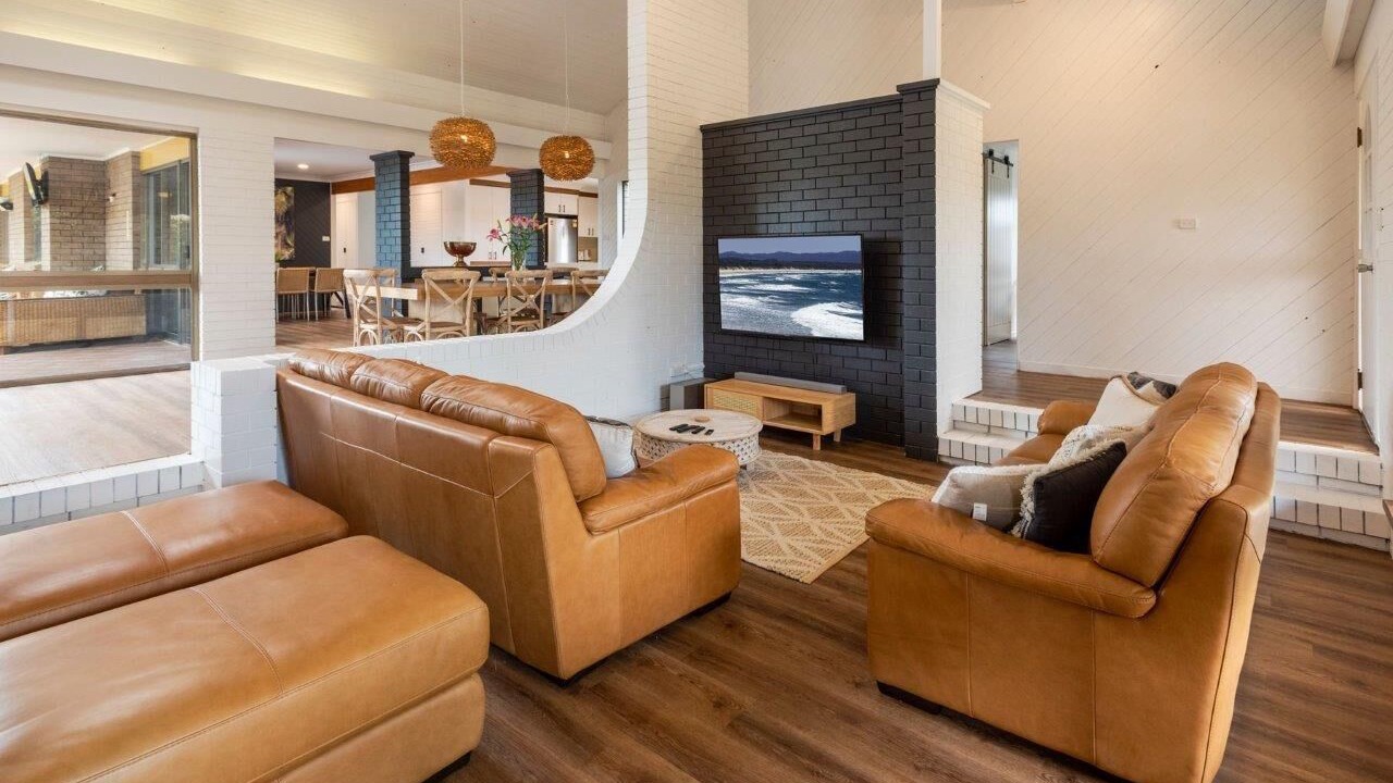Photo of Livingroom in Golden Beach
