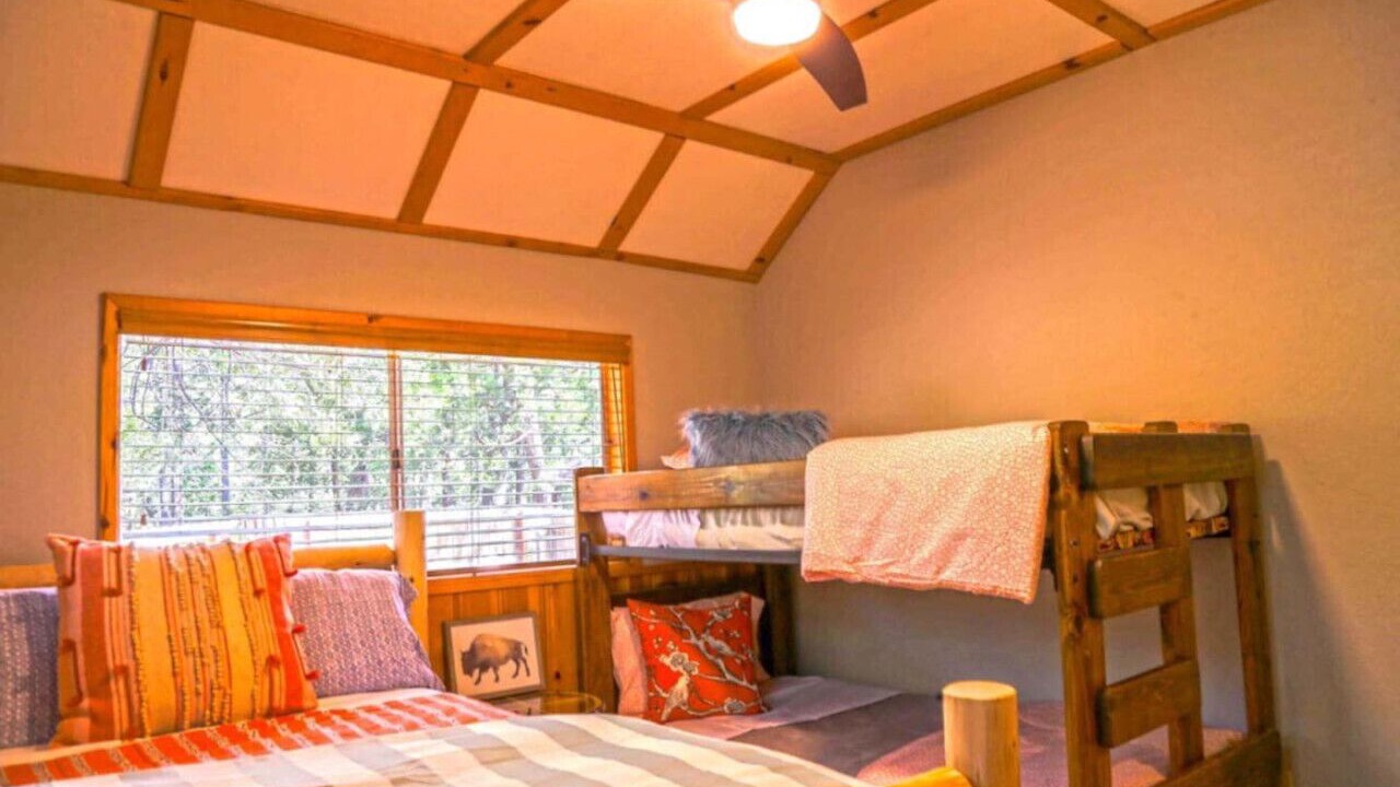 Photo of Bedroom in Idyllwild