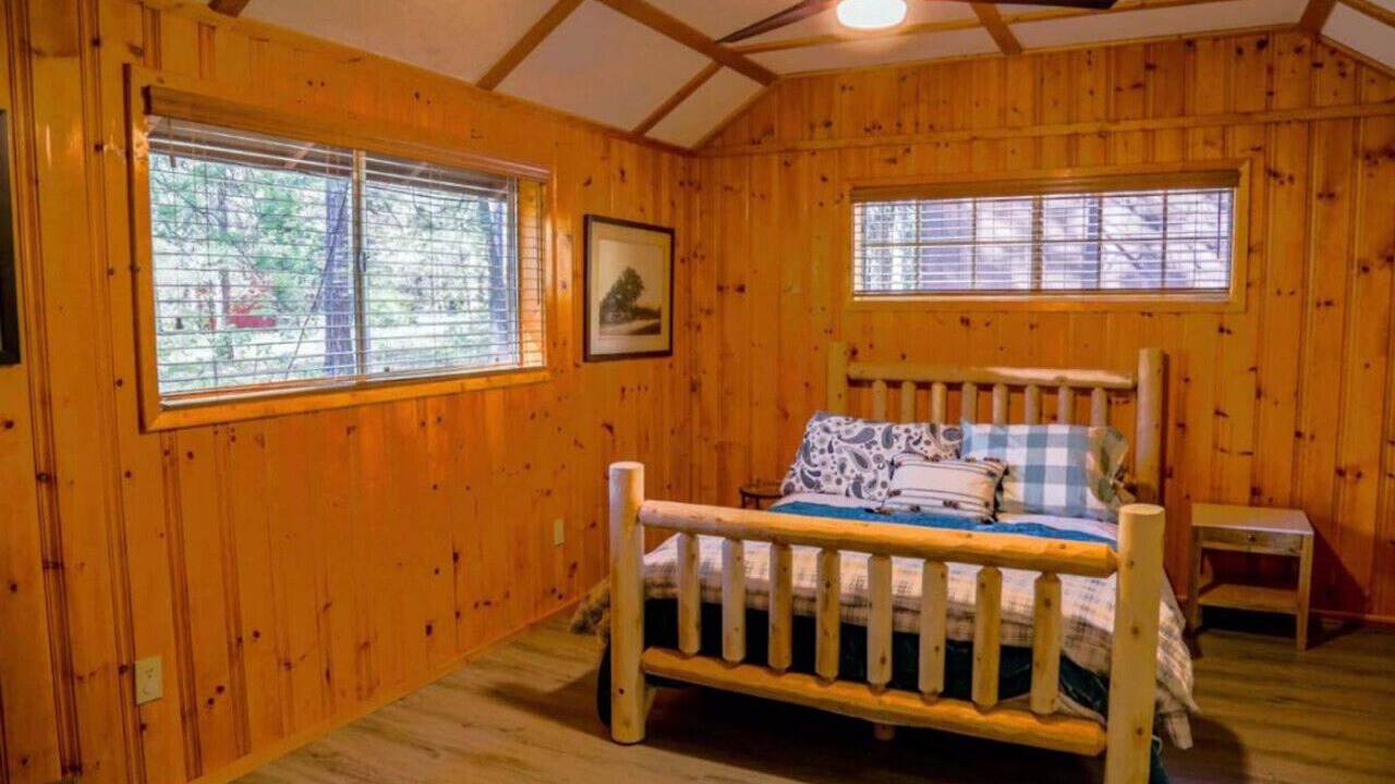 Photo of Bedroom in Idyllwild
