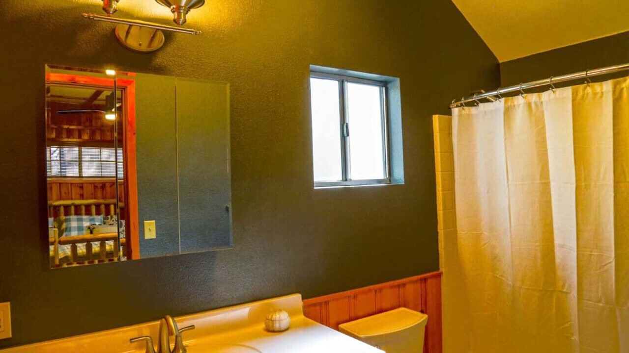 Photo of Bathroom in Idyllwild