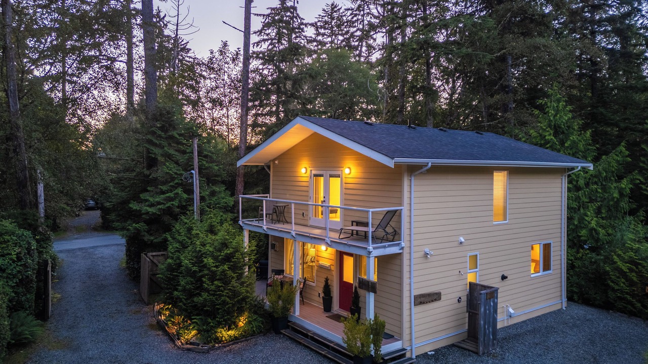 Photo of Others in Tofino